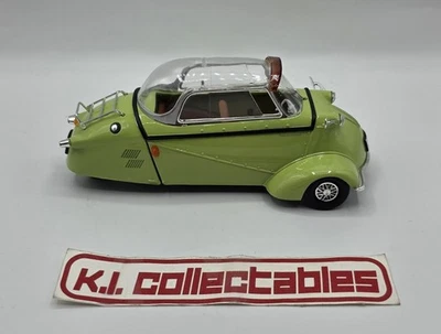 REVELL 1:18 SCALE MESSERSCHMITT KR 200 MINT GREEN DIECAST UNIQUE 3 WHEEL VEHICLE - Image 1 of 4