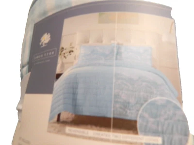 REVERSIBLE QUILT SET KING SIZE  1 KING QUILT & 2 KING PILLOW SHAMS - Image 1 of 3