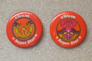 Menge 2, CHUM 1050AM Radiosender Toronto, LOGO METALLTASTEN ÉPINGLETTE - Bild 1 von 4