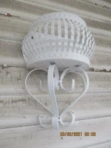 Vintage Home Interiors HOMCO White Metal Wall Hanging Planter 7" L x 3-1/2" W - Picture 1 of 1