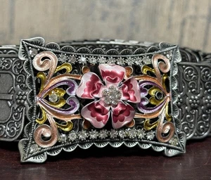 Vintage geätzter silberfarbener Metall Stretch Gürtel mit mehrfarbiger Emaille Blumen Schnalle - Bild 1 von 6