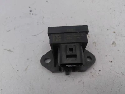 Ford C-MAX II 2013 Essence Relais de pompe à carburant AU5A9D370FC AMD133785 - Immagine 1 di 4