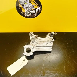 SUPPORT ETRIER DE FREIN ARRIERE KAWASAKI 125 KX 1990 - Imagen 1 de 6