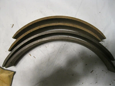 GM 520889 Rear Brake Linings Package fits 55-58 Pontiac Bonneville Catalina Foto 1 de 3