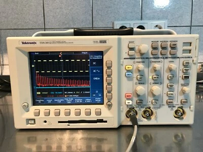 Tektronix TDS 3012 Oszilloskop mit FFT nur 376 Std gelaufen !6 Monaten Garantie  - Bild 1 von 4
