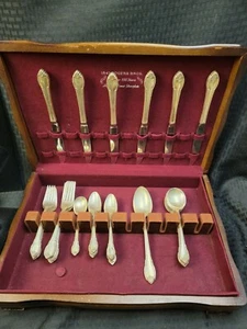 1847 Rogers Bros International Silver Plate Remembrance Forks Knives Spoons - Picture 1 of 10