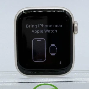 Unlocked Apple Watch SE 2nd Gen 40MM Gold Aluminum A2726 - Photo 1 sur 8