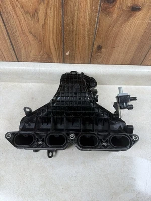 Colector de admisión 117120-37050 OEM 2010-2015 TOYOTA PRIUS Y 2012-2017 PRIUS V Foto 1 de 4