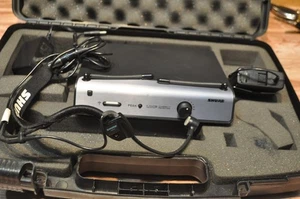 SHURE UT4A-TD UHF Diversity Receiver (606.300 MHz) & WH20 Wireless Microphone - Picture 1 of 7