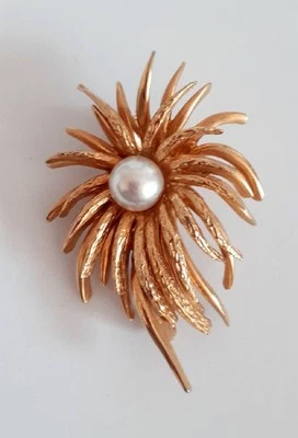 Vintage P&M PARIS Brooch.....Beautiful Fashion Accessory - Image 1 of 4