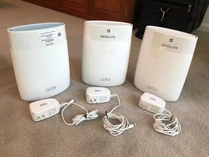 Netgear Orbi Wi-Fi Router RBR50v2 with 2 Satellites RBS50v2 - Photo 1/9
