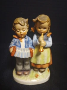 Hummel Figurine #218 2/0 BIRTHDAY SERENADE TMK-4 1965 W Germany 4.5 inch - Picture 1 of 9