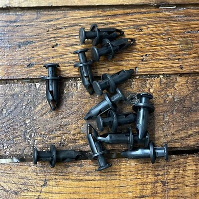 12 Clips Rivets Body Fender 7661855  Polaris  Sportsman 400 450 500 570 - Image 1 of 3