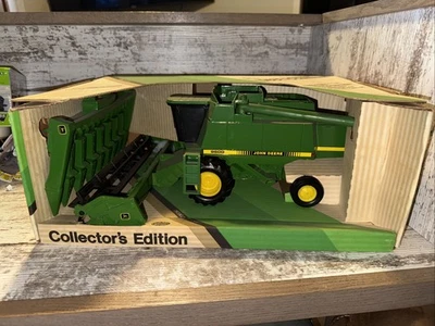 1/28 Scale John Deere 9600 Combine ERTL Collectors Edition Both Corn & Bean Head - Image 1 of 4