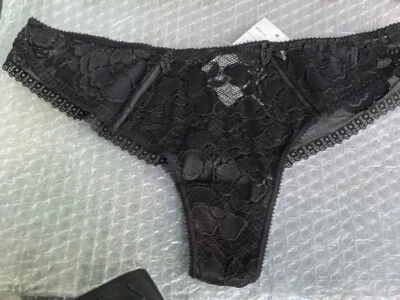 Tanga de encaje floral romántico Chantelle 3019 negro M nuevo con etiquetas $65 Foto 1 de 4