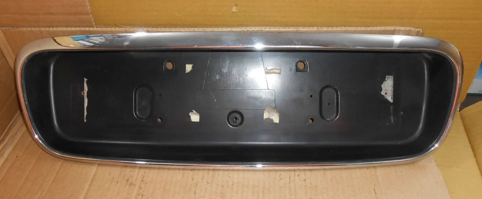 Rover 45 400 Saloon 1995-03  Chrome number plate surround DRC100780 - image 1 of 4