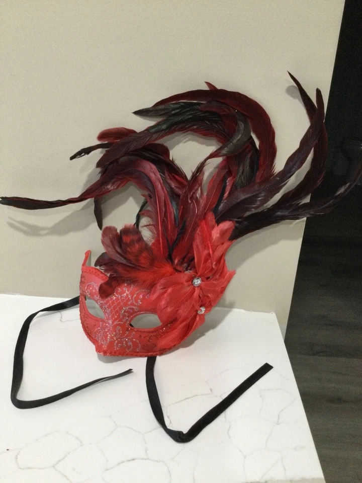 Custome Women Red Feather Swam Masquerade. It is Beautiful a Mask. - Image 1 of 1