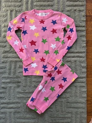 Pijama rosa Hanna Andersson en muy buen estado varias estrellas talla 120 (6-7 años) (064) Foto 1 de 4