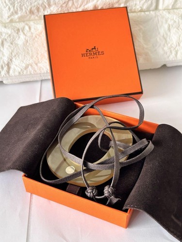 HERMÈS Collana Hermes Ismu GM corno di bufalo usata in ottime condizioni senza scatola originale 6 9 8 4 cm