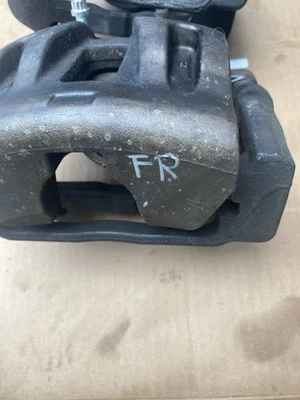 2006 -2010 RWD Dodge Charger Break Calipers Front Driver And Front Passenger - Image 1 of 4