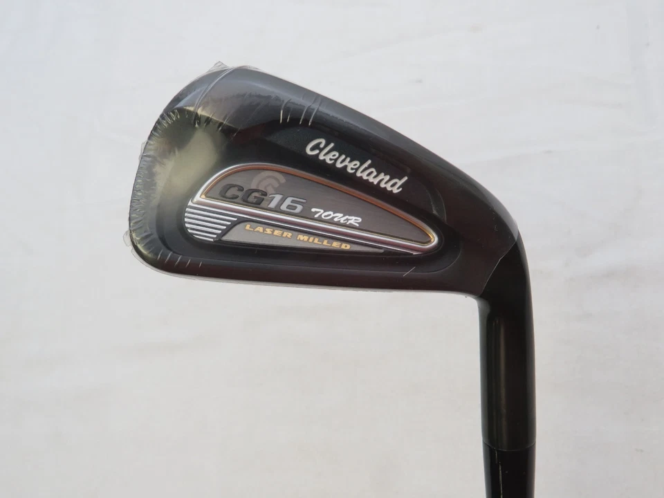 New Cleveland CG16 Tour Black 21* 3 Iron Dynamic Gold S300 Stiff Flex Steel - Image 1 of 4