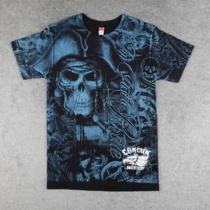 Camisa De Colección Cancún Hombres S Azul Negra Calavera Pirata AOP Gráfico Camiseta Cuello Redondo Y2K - Imagen 1 de 8