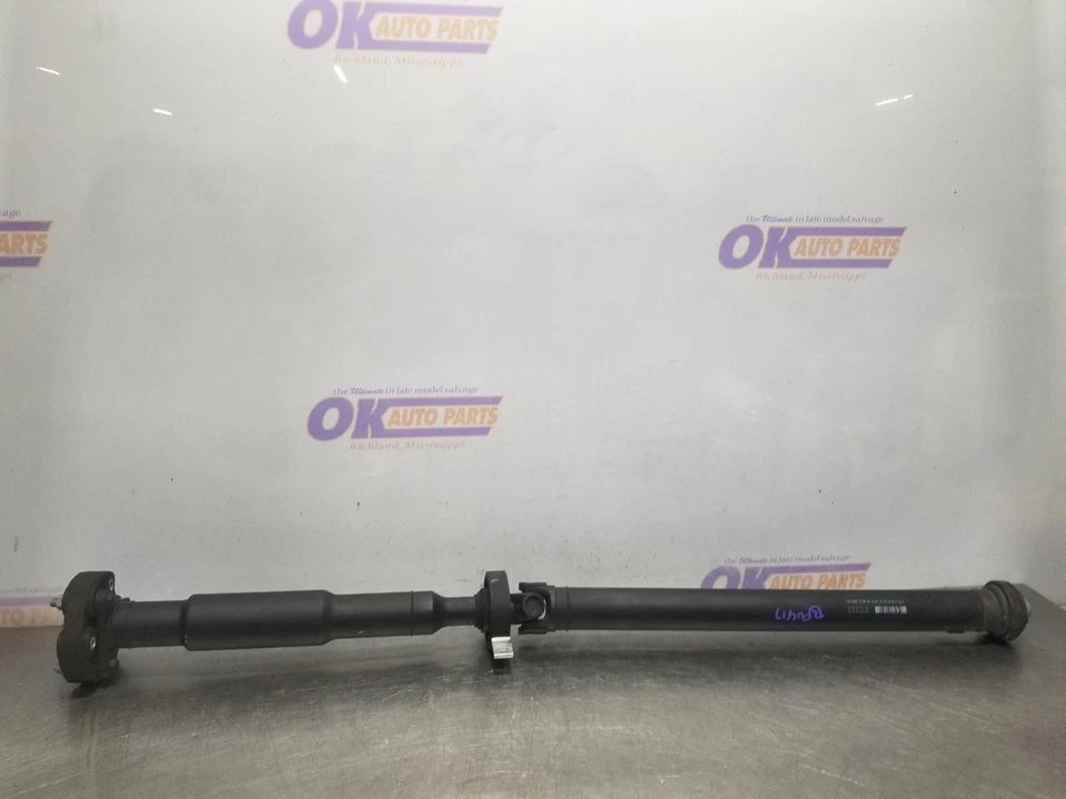 08 2008 BMW 135I 3.0L RWD REAR DRIVE SHAFT  Foto 1 de 4