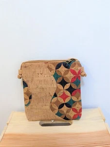 NEW Natural Cork Criss Cross Crossbody Bag 250F - Picture 1 of 3