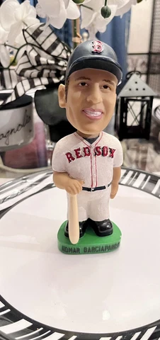 Boston Red Sox Nomar Garciaparra 2001 Collectible MLB Bobble Dobbles Bobblehead Cover