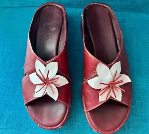 Cole Haan Country Sandals Women's 9 Red Leather Slides Driving Shoes w Flower - Picture 1 of 11
