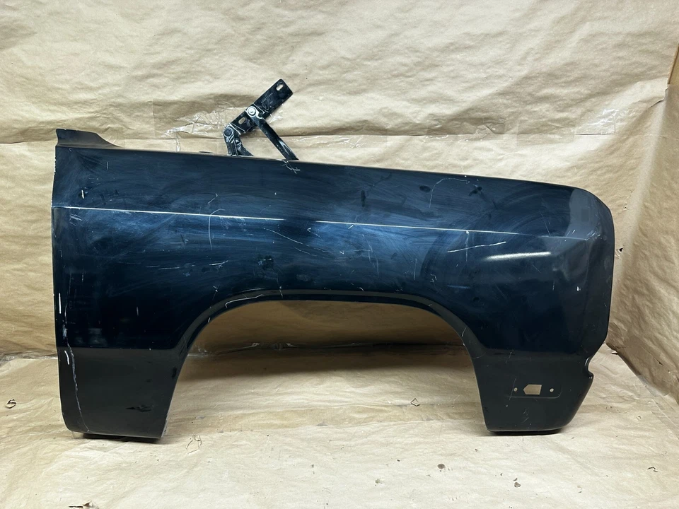 1981 - 1993 Dodge D150 D250 D350 Ramcharger Fender Front Right RH Side OEM Black Foto 1 de 4