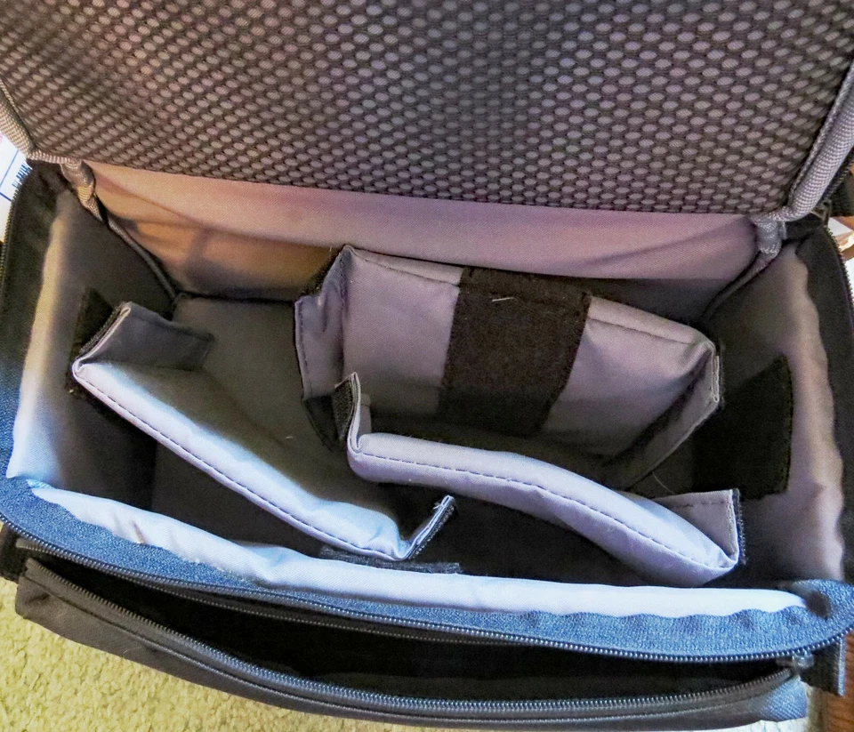 Genuine Nikon Camera Shoulder Bag ***Brand New *** - Image 1 of 4