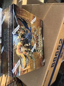 YuGiOh 5Ds Cuervo Duelista Booster Box 36 Paquetes NUEVO SELLADO 1a Edición  - Imagen 1 de 4