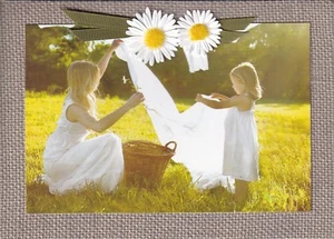 PAPYRUS MOTHERS DAY CARD NIP (MSRP $6.95) BURLAP/DAISY CARD (P11) - Picture 1 of 2