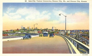 Postal del viaducto Inter City Kansas City Missouri 1937 edificios autos - Imagen 1 de 2