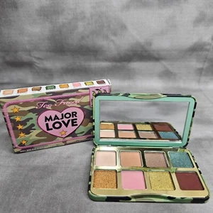 Too Faced MAJOR LOVE Eye Shadow Palette-8 Shades-Smells Like Fresh Green Pears! - Picture 1 of 5