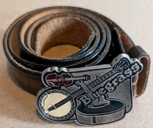 Hebilla de cinturón vintage BLUEGRASS música country + cinturón de cuero real con calcomanías  - Imagen 1 de 5