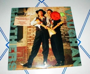 STEVIE RAY VAUGHAN 1990 "Family Style" LP SEALED w Tick Tock HYPE STICKER NM- - Imagen 1 de 3