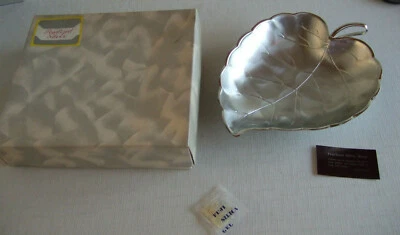 VINTAGE Dish Leaf Shaped Silver Plated UNUSED 60s 70s Pearlised Bun Feet BOXED  - Image 1 of 3