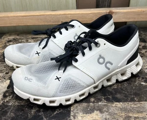 On Cloud X3 bequemer Laufschuh weiß/schwarz Damengröße 9 - Bild 1 von 11