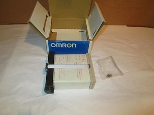 Módulo de salida de E/S Omron 3G2A3-OC221, 2A, 250 V AC máx. - Imagen 1 de 4