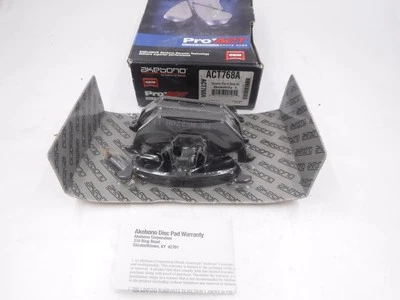 Pastillas de freno delanteras de cerámica Akebono OEM 768A para Volkswagen Beetle 2015-2019 Foto 1 de 4