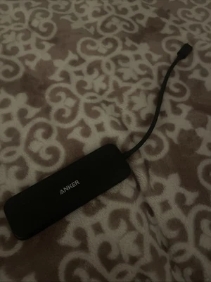 Anker USB C концентратор, 5-в-1 USBC HDMI разветвитель с дисплеем 4K, 1 x питание USB-C - Изображение 1 из 4