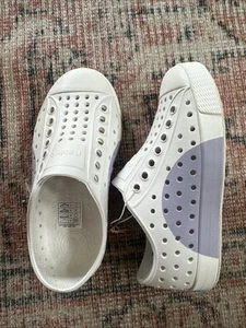 Native Jefferson Block, Shell White/powder Circle, Size C 10. Brand new - Picture 1 of 3