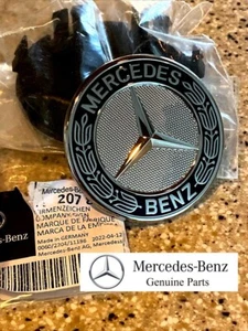 Mercedes Benz C107 R107 W126 R129 W140 W164 X164 R170 W203 Hood Emblem Badge - Bild 1 von 4