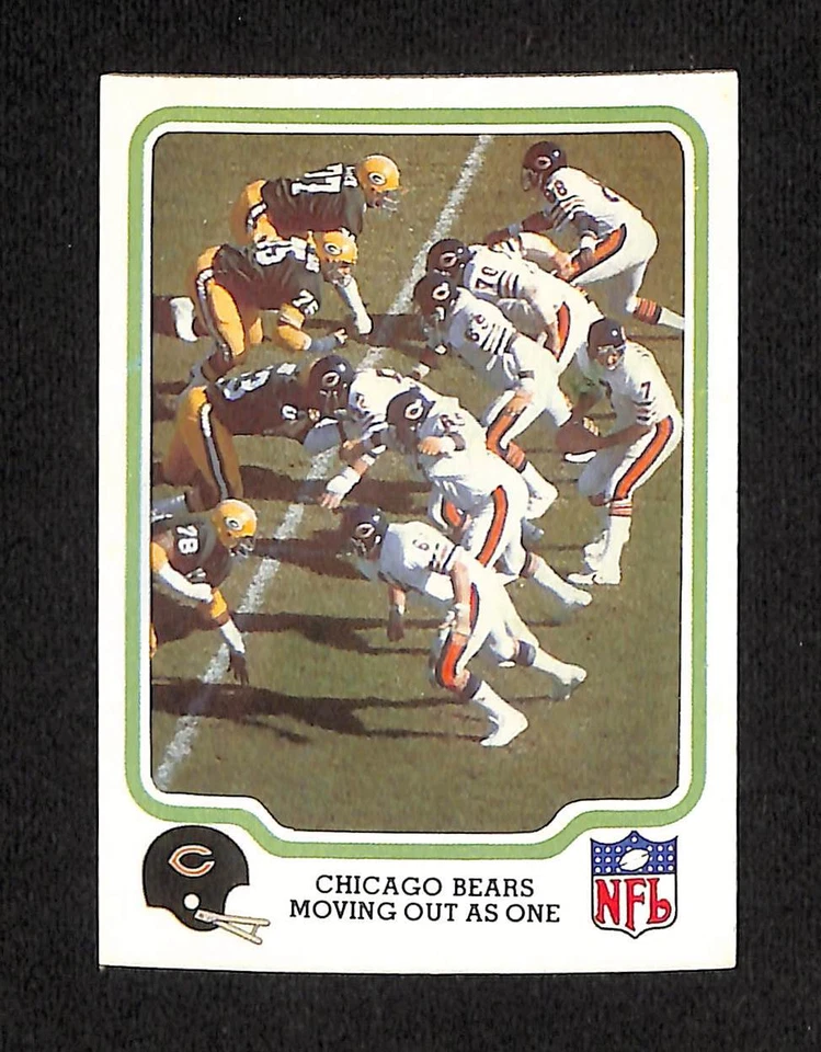 1979 Fleer Chicago Bears Moving Out As One Card #7  - Image 1 of 1