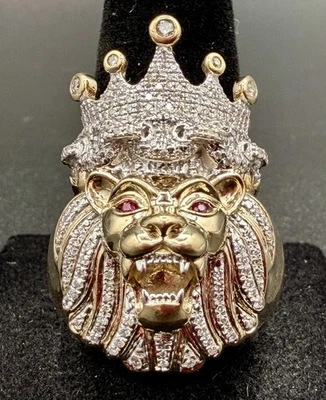 10k Yellow Gold Lion Crown Diamond Encrusted Ruby Eyes Ring Artist Signed Sz 8.5 - Image 1 of 4