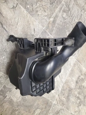 2014-2016 Ford Transit Connect Air filter housing Intake Box Assembly OEM - Image 1 of 4