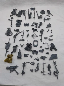 Menge (50+) Warhammer 40k und Fantasy Teile und Stücke - Bild 1 von 7