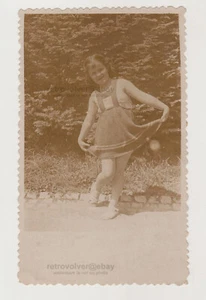Cute Little Girl Young Woman Nice Dress Chic Clothing Fashion Vogue Vintage Old - Picture 1 of 1